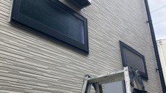 ユニックス社製の『静音材付きパイプフードSSFG-B（150E）』を加工して取付