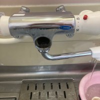 ラーを外して切換え弁を取り外します